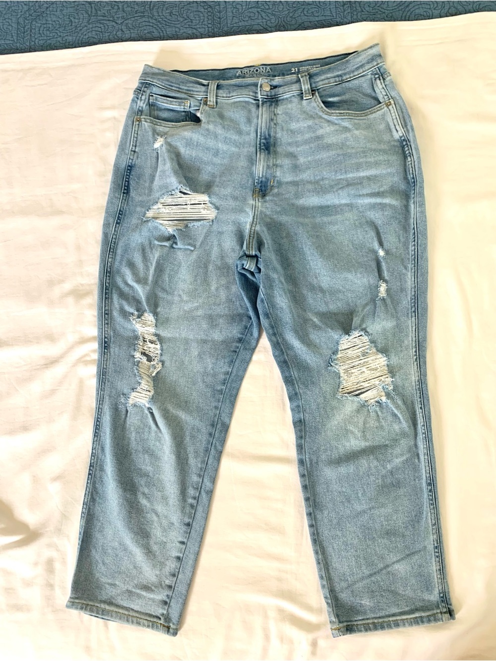 Arizona Jeans Highest Rise Mom Jean. Straight Leg. Size 21